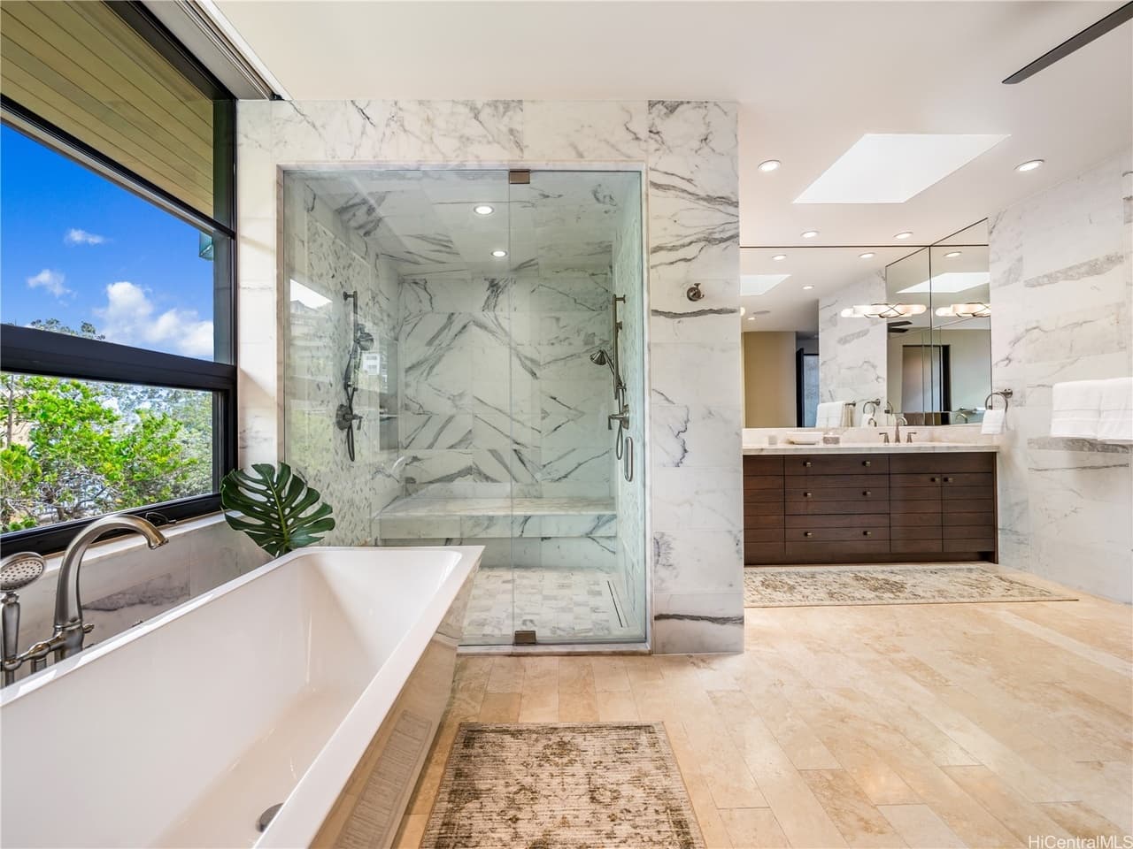 766 Mokulua Dr bathroom