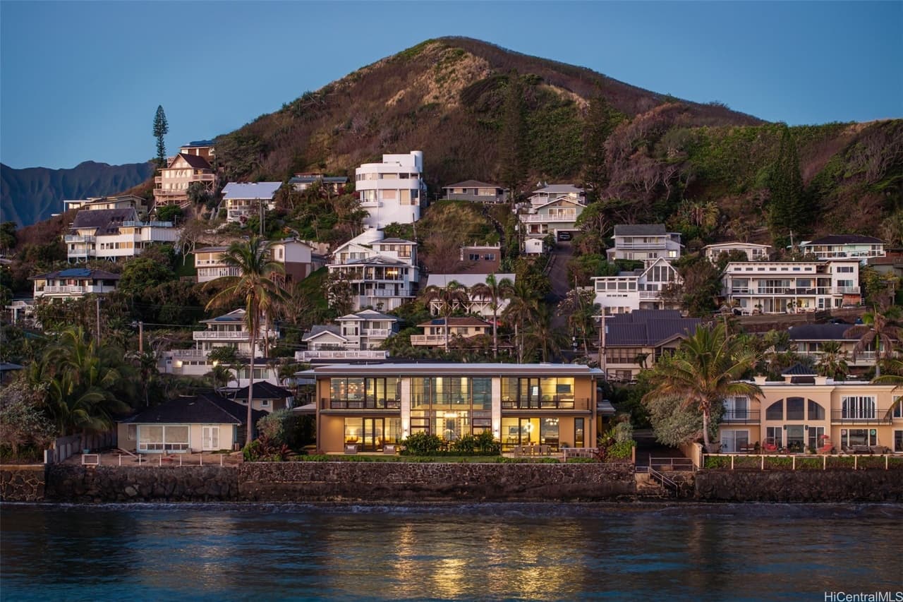 766 Mokulua Dr exterior view